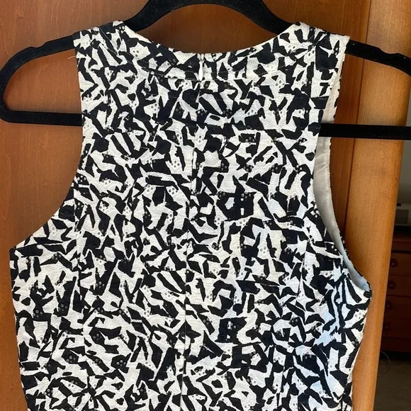 Theory Sleeveless Eyelet Dress - Picture 4 of 4